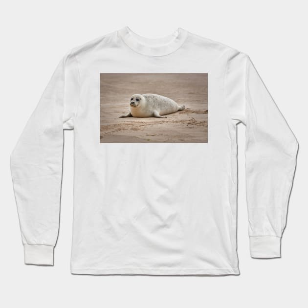 White common seal (Phoca vitulina) pup Long Sleeve T-Shirt by GrahamPrentice